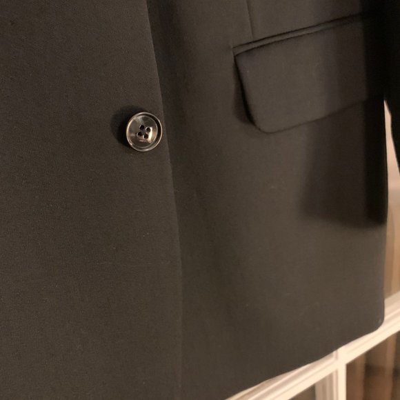 Classic 3-button Black Men's Suit - Picture 2 of 15